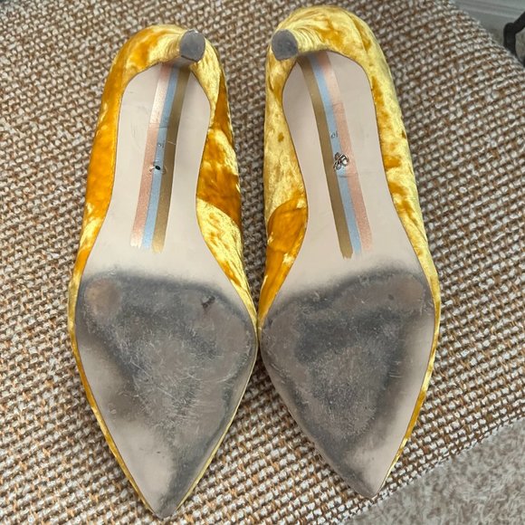 Sam Edelman Hazel Pointed Toe Pump in Yellow Velvet - Picture 3 of 4